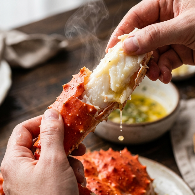 🦀 Giant King Crab Legs – Sweet, Juicy & Wild-Caught Premium Seafood